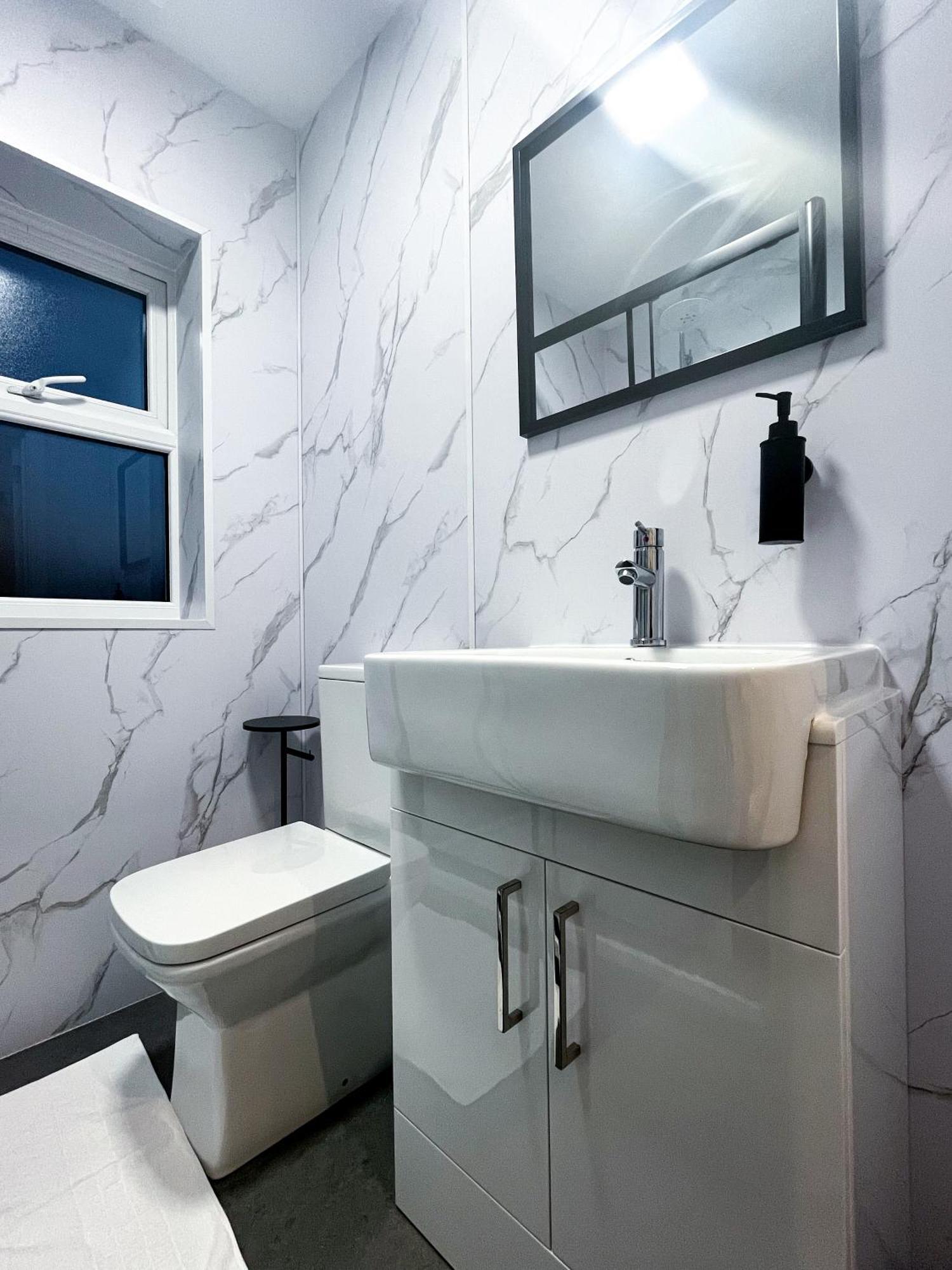 Atis The Park Inn دوفر المظهر الخارجي الصورة